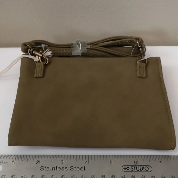 Universal Thread Olive Green Wristlet Crossbody New With Tags - Picture 4 of 7